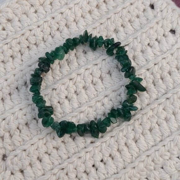 Green Fuchsite Dragon Stone Bracelet | Natural Chip Stretch Healing Jewelry - Picture 2 of 7